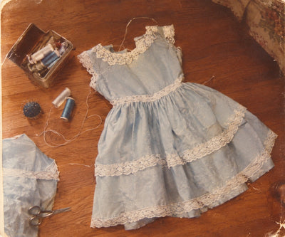 casandra-infanzia-vestito.webp